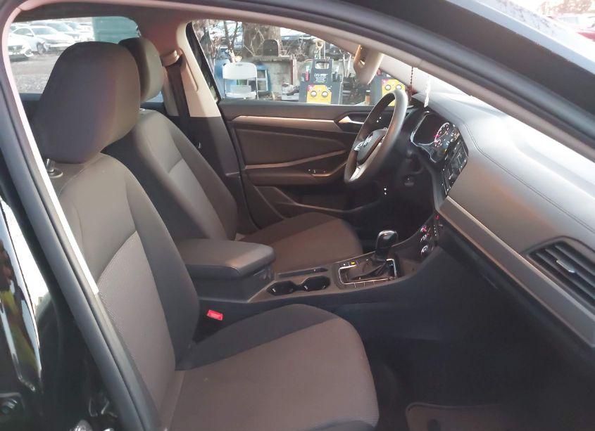 Photo 5 of 2021 Volkswagen Jetta 1.4T R-LINE/1.4T S/1.4T SE (VIN 3VWC57BU3MM012117)