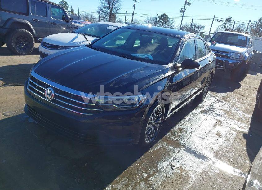 Photo 2 of 2021 Volkswagen Jetta 1.4T R-LINE/1.4T S/1.4T SE (VIN 3VWC57BU3MM013610)