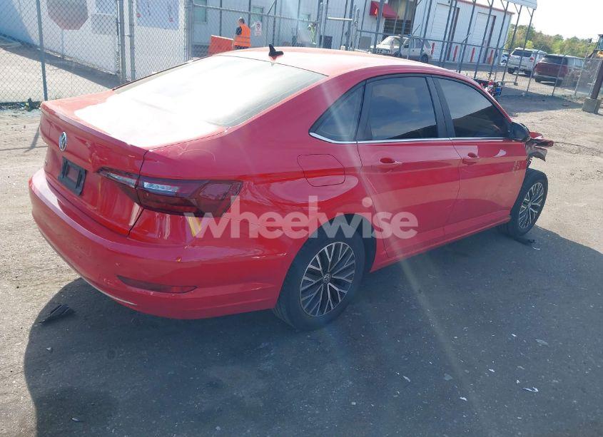 Photo 4 of 2021 Volkswagen Jetta 1.4T R-LINE/1.4T S/1.4T SE (VIN 3VWC57BU3MM016295)