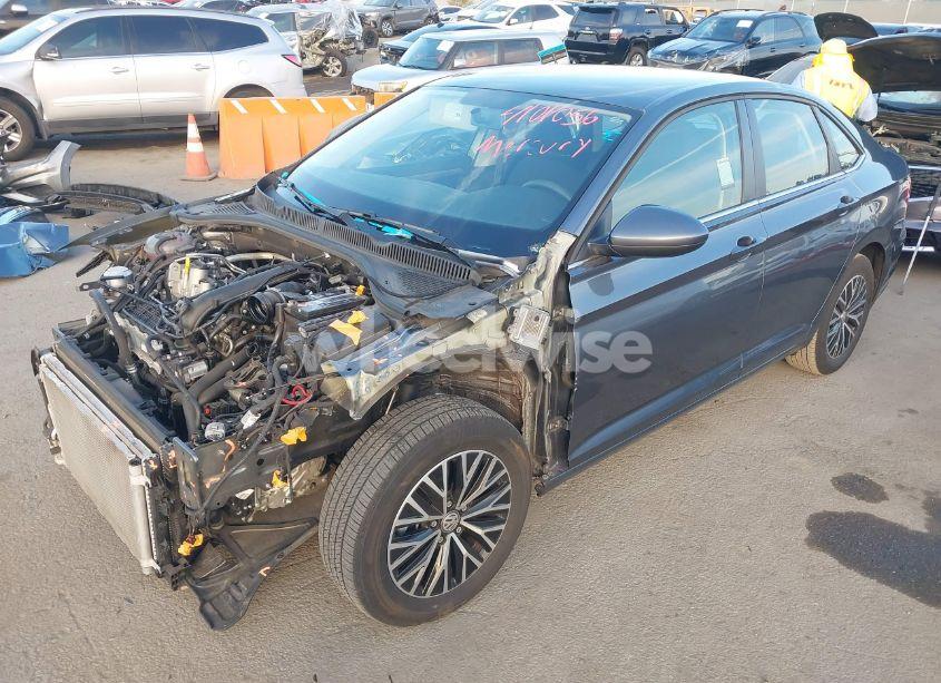 Photo 2 of 2021 Volkswagen Jetta 1.4T R-LINE/1.4T S/1.4T SE (VIN 3VWC57BU3MM087755)