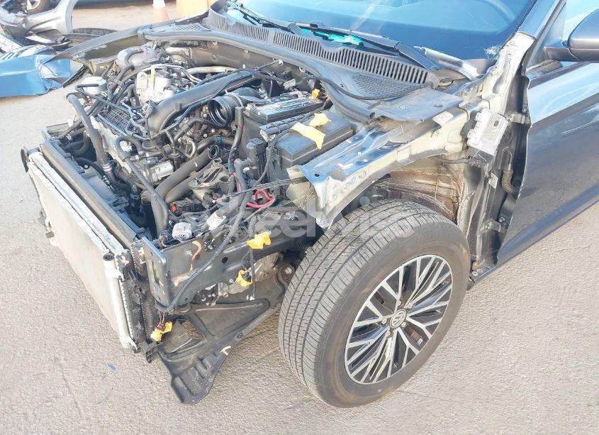 Photo 6 of 2021 Volkswagen Jetta 1.4T R-LINE/1.4T S/1.4T SE (VIN 3VWC57BU3MM087755)