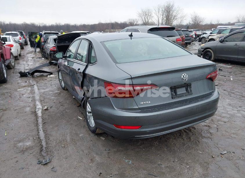 Photo 3 of 2019 Volkswagen Jetta 1.4T R-LINE/1.4T S/1.4T SE (VIN 3VWC57BU4KM006937)