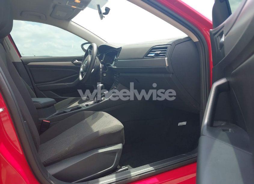 Photo 5 of 2019 Volkswagen Jetta 1.4T R-LINE/1.4T S/1.4T SE (VIN 3VWC57BU4KM025035)