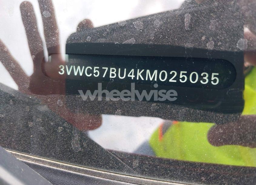 Photo 9 of 2019 Volkswagen Jetta 1.4T R-LINE/1.4T S/1.4T SE (VIN 3VWC57BU4KM025035)