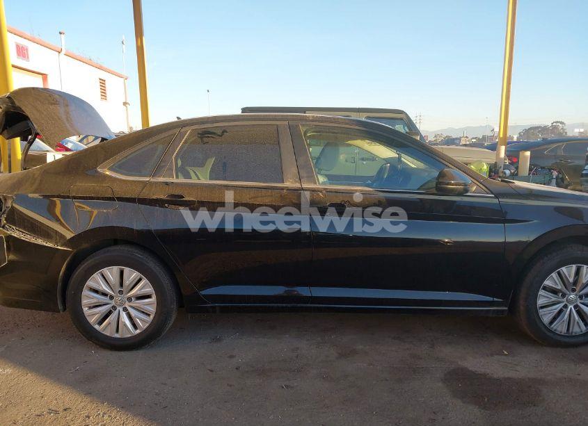 Photo 13 of 2019 Volkswagen Jetta 1.4T R-LINE/1.4T S/1.4T SE (VIN 3VWC57BU4KM046239)