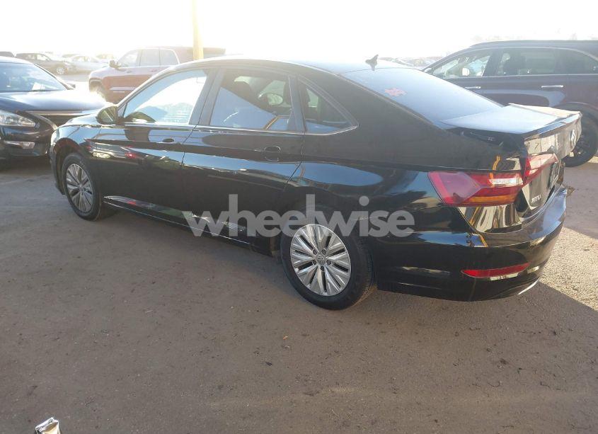 Photo 3 of 2019 Volkswagen Jetta 1.4T R-LINE/1.4T S/1.4T SE (VIN 3VWC57BU4KM046239)