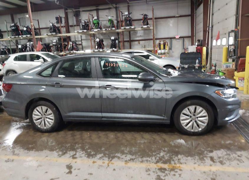 Photo 13 of 2019 Volkswagen Jetta 1.4T R-LINE/1.4T S/1.4T SE (VIN 3VWC57BU4KM050887)