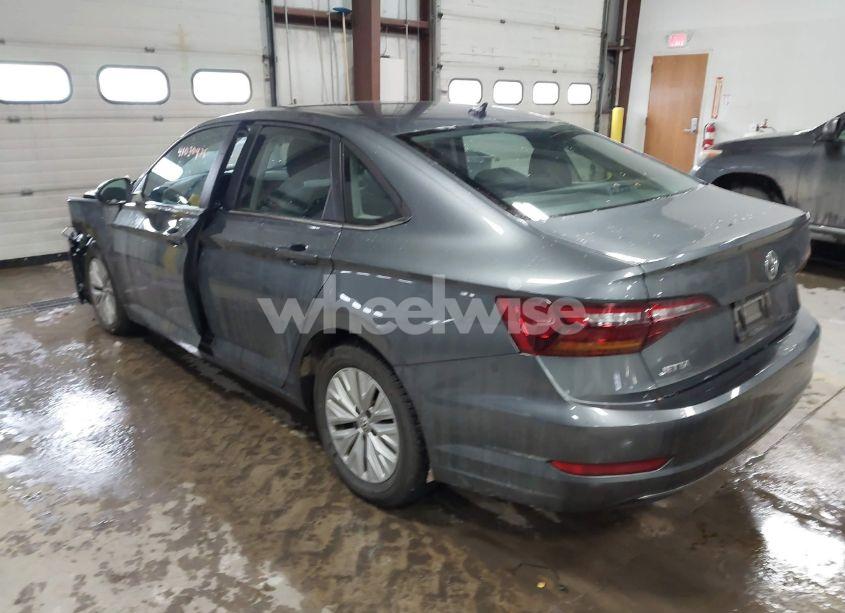 Photo 3 of 2019 Volkswagen Jetta 1.4T R-LINE/1.4T S/1.4T SE (VIN 3VWC57BU4KM050887)