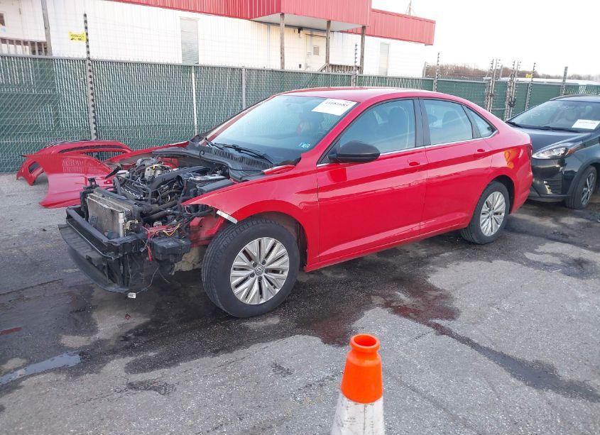 Photo 2 of 2019 Volkswagen Jetta 1.4T R-LINE/1.4T S/1.4T SE (VIN 3VWC57BU4KM052994)
