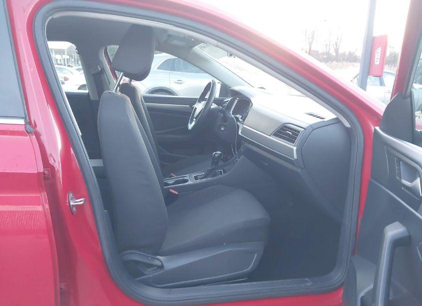 Photo 5 of 2019 Volkswagen Jetta 1.4T R-LINE/1.4T S/1.4T SE (VIN 3VWC57BU4KM052994)