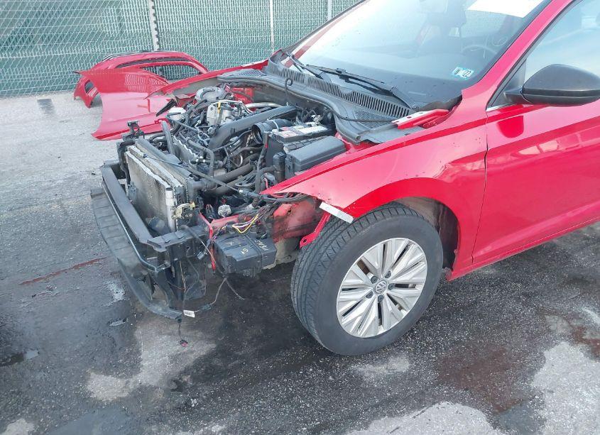 Photo 6 of 2019 Volkswagen Jetta 1.4T R-LINE/1.4T S/1.4T SE (VIN 3VWC57BU4KM052994)