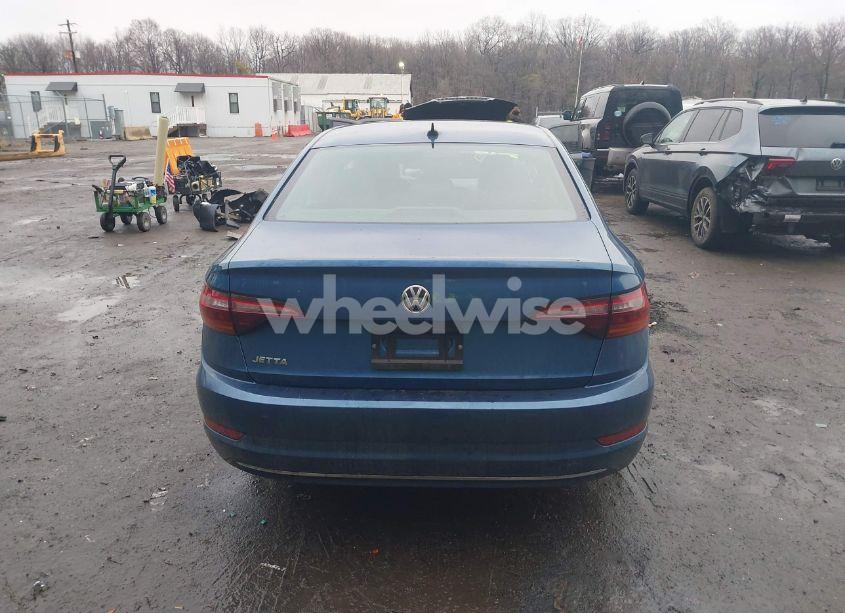 Photo 15 of 2019 Volkswagen Jetta (VIN 3VWC57BU4KM056124)