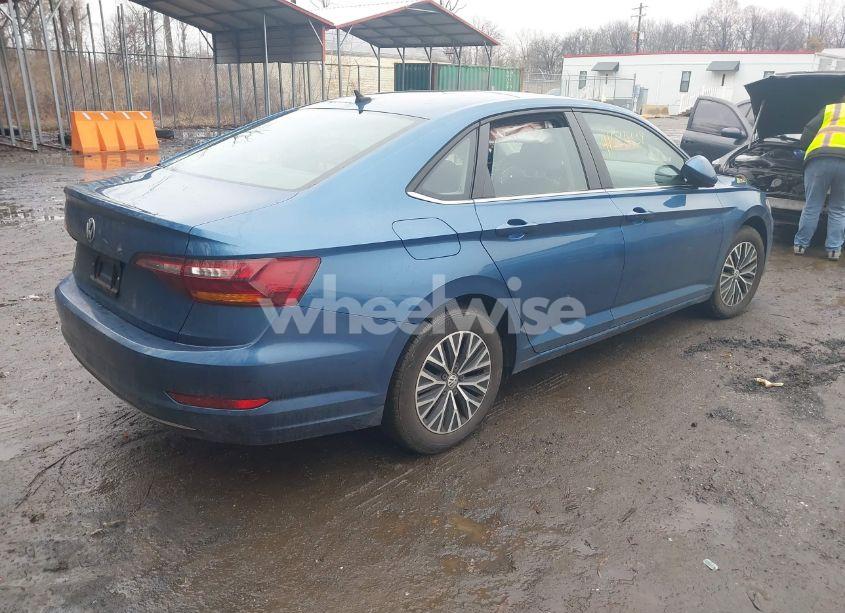 Photo 4 of 2019 Volkswagen Jetta (VIN 3VWC57BU4KM056124)