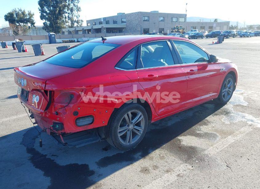 Photo 4 of 2019 Volkswagen Jetta 1.4T R-LINE/1.4T S/1.4T SE (VIN 3VWC57BU4KM058651)