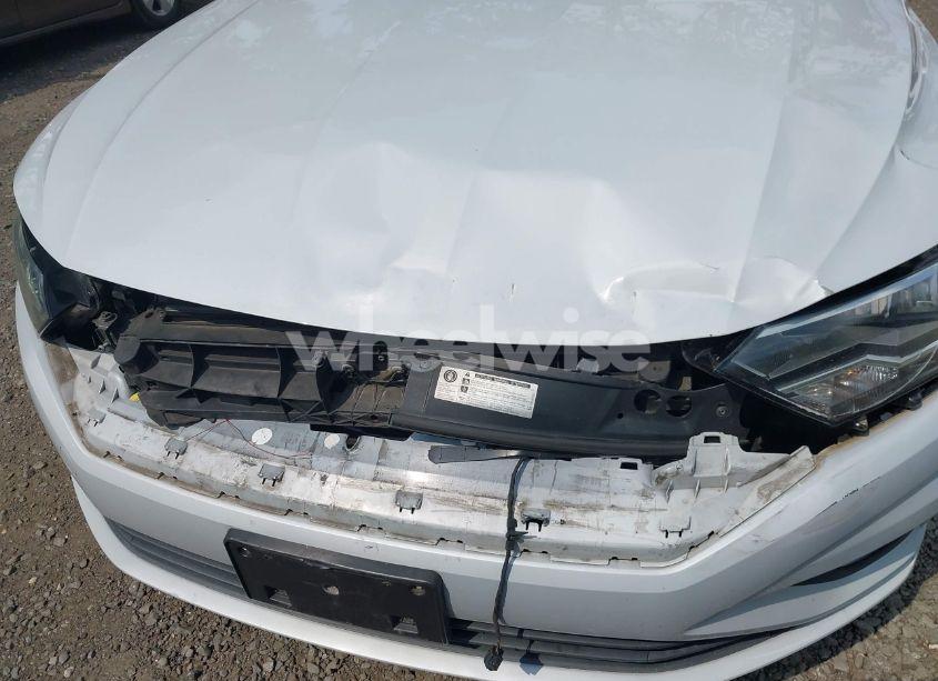 Photo 6 of 2019 Volkswagen Jetta 1.4T R-LINE/1.4T S/1.4T SE (VIN 3VWC57BU4KM075787)