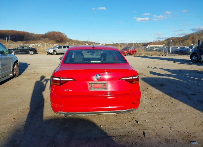 Photo 16 of 2019 Volkswagen Jetta (VIN 3VWC57BU4KM099796)
