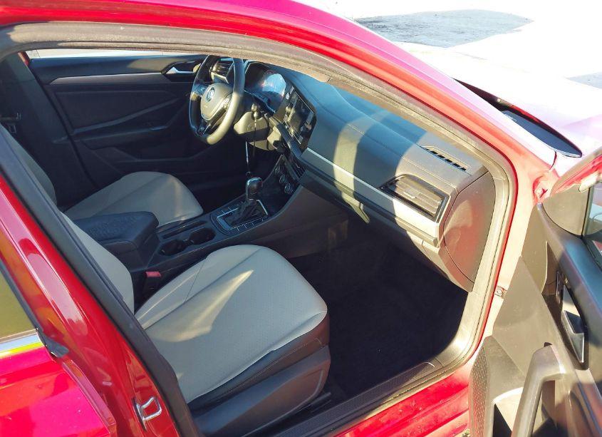 Photo 5 of 2019 Volkswagen Jetta (VIN 3VWC57BU4KM099796)