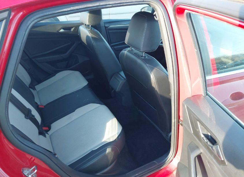 Photo 8 of 2019 Volkswagen Jetta (VIN 3VWC57BU4KM099796)