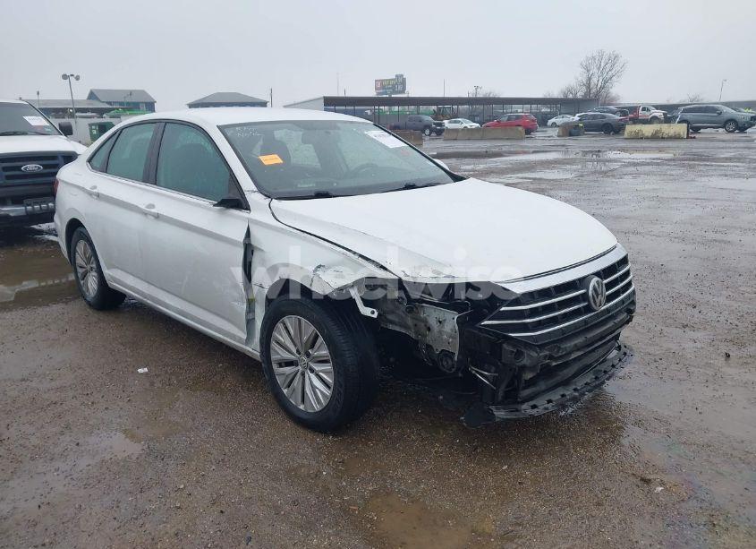 2019 Volkswagen Jetta 1.4T R-LINE/1.4T S/1.4T SE (VIN 3VWC57BU4KM153176) main photo