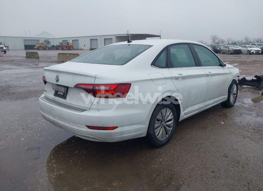 Photo 4 of 2019 Volkswagen Jetta 1.4T R-LINE/1.4T S/1.4T SE (VIN 3VWC57BU4KM153176)