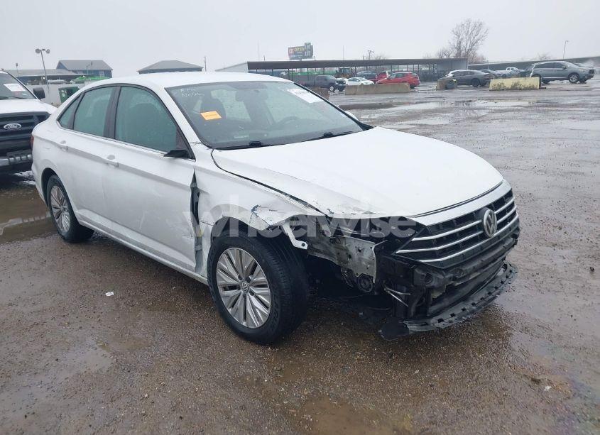 Photo 6 of 2019 Volkswagen Jetta 1.4T R-LINE/1.4T S/1.4T SE (VIN 3VWC57BU4KM153176)