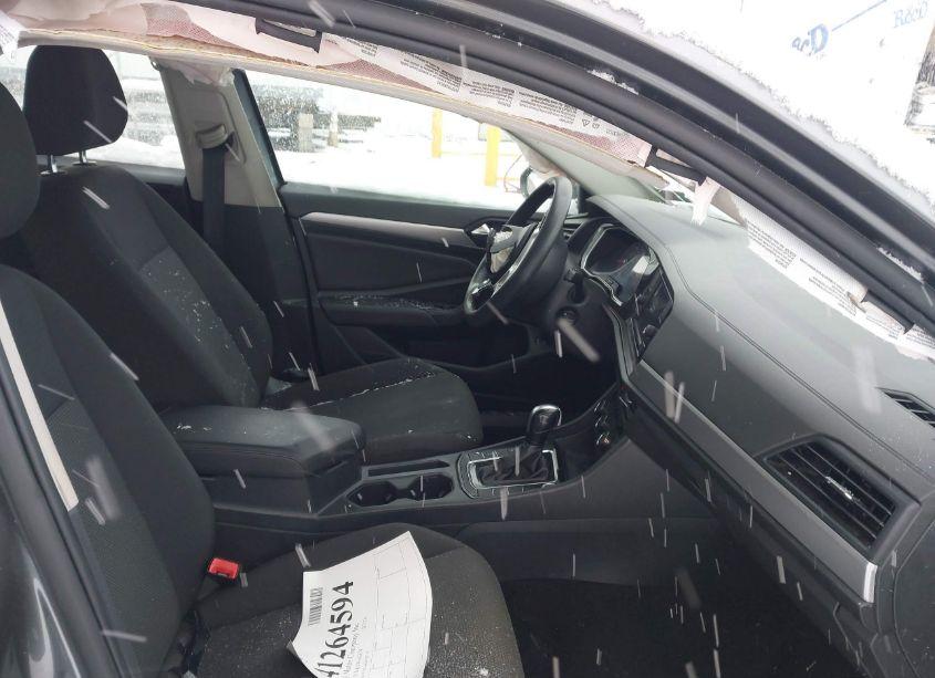 Photo 5 of 2019 Volkswagen Jetta 1.4T R-LINE/1.4T S/1.4T SE (VIN 3VWC57BU4KM197730)