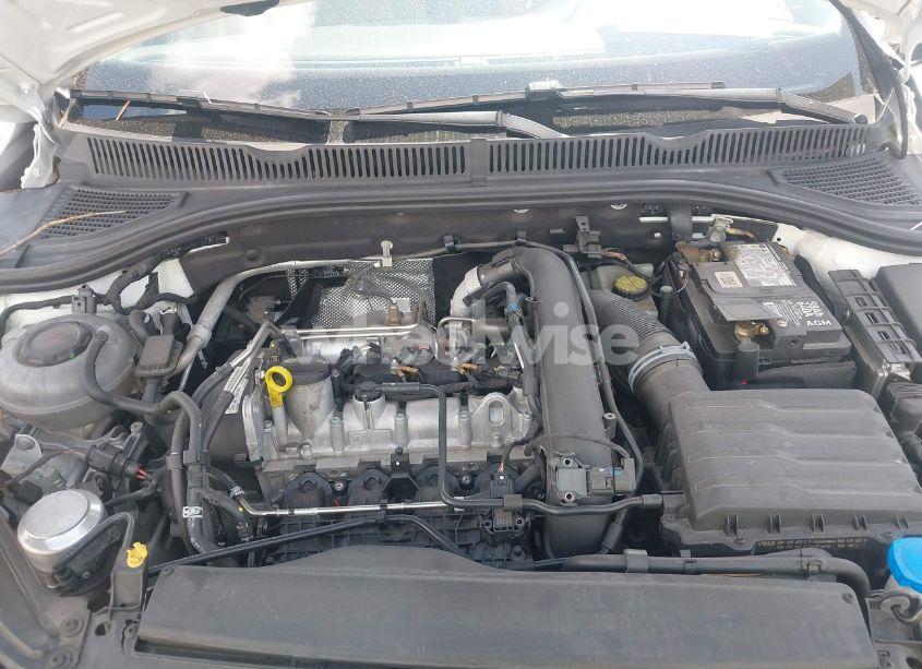 Photo 10 of 2019 Volkswagen Jetta 1.4T R-LINE/1.4T S/1.4T SE (VIN 3VWC57BU4KM201713)