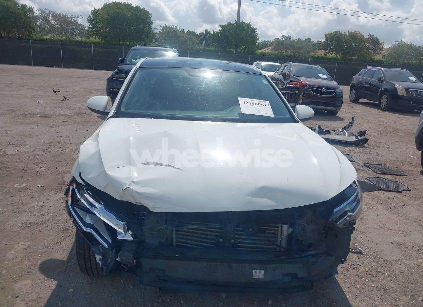 Photo 13 of 2019 Volkswagen Jetta 1.4T R-LINE/1.4T S/1.4T SE (VIN 3VWC57BU4KM201713)