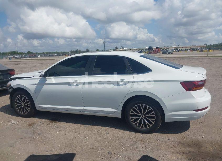 Photo 15 of 2019 Volkswagen Jetta 1.4T R-LINE/1.4T S/1.4T SE (VIN 3VWC57BU4KM201713)