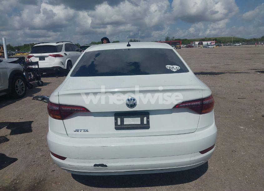 Photo 17 of 2019 Volkswagen Jetta 1.4T R-LINE/1.4T S/1.4T SE (VIN 3VWC57BU4KM201713)