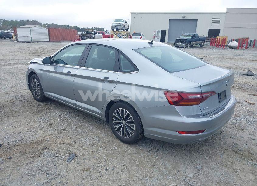 Photo 3 of 2019 Volkswagen Jetta 1.4T R-LINE/1.4T S/1.4T SE (VIN 3VWC57BU4KM204319)