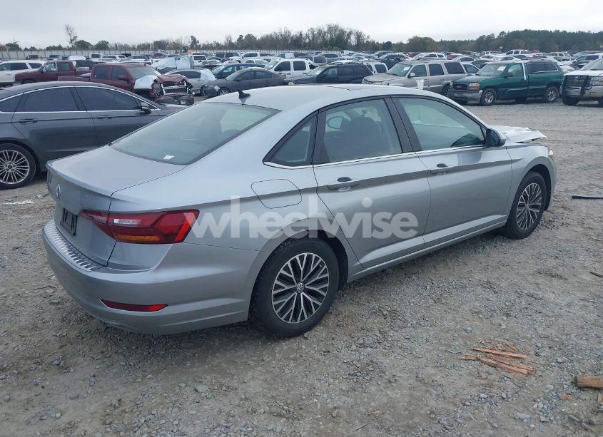 Photo 4 of 2019 Volkswagen Jetta 1.4T R-LINE/1.4T S/1.4T SE (VIN 3VWC57BU4KM204319)