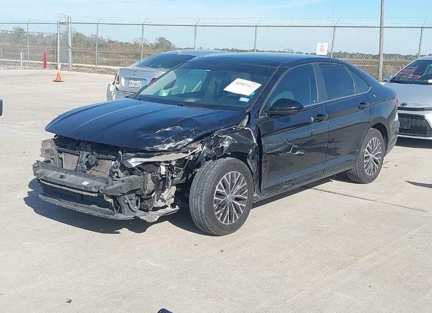 Photo 2 of 2019 Volkswagen Jetta (VIN 3VWC57BU4KM210248)