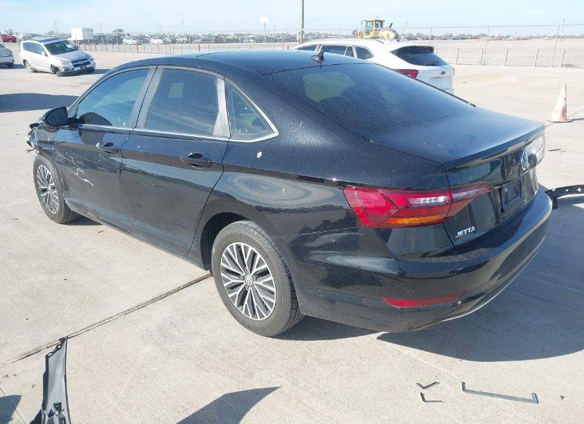 Photo 3 of 2019 Volkswagen Jetta (VIN 3VWC57BU4KM210248)