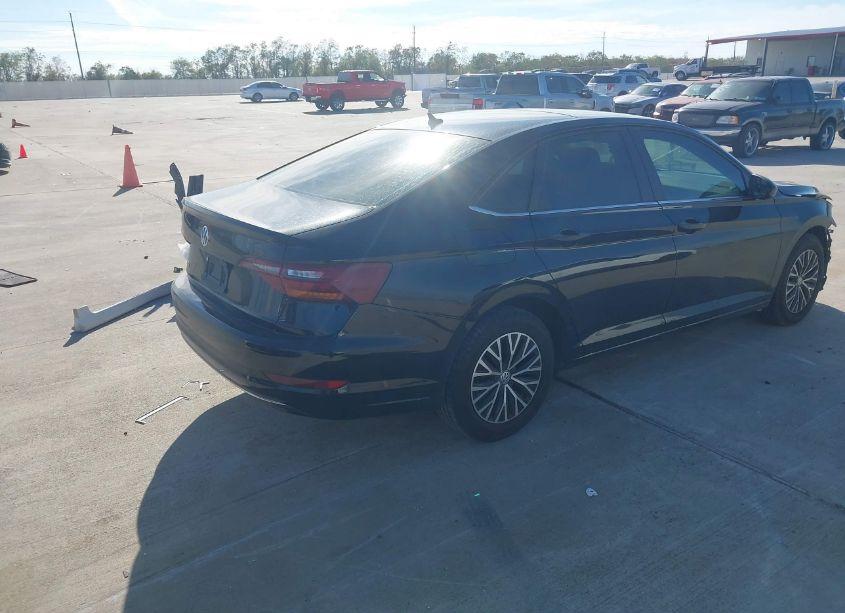 Photo 4 of 2019 Volkswagen Jetta (VIN 3VWC57BU4KM210248)