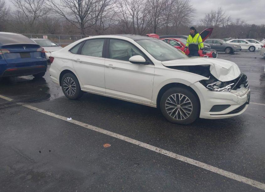 2019 Volkswagen Jetta 1.4T R-LINE/1.4T S/1.4T SE (VIN 3VWC57BU4KM242097) main photo