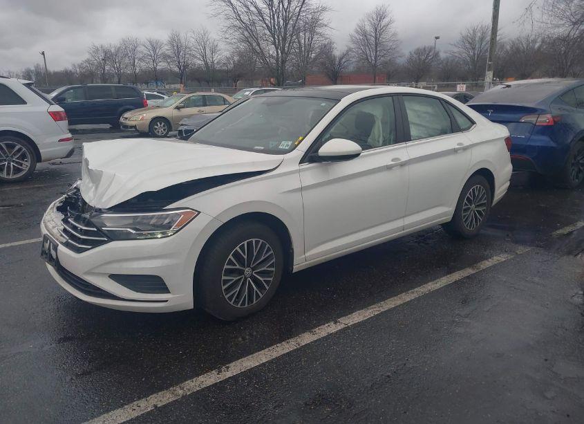 Photo 2 of 2019 Volkswagen Jetta 1.4T R-LINE/1.4T S/1.4T SE (VIN 3VWC57BU4KM242097)