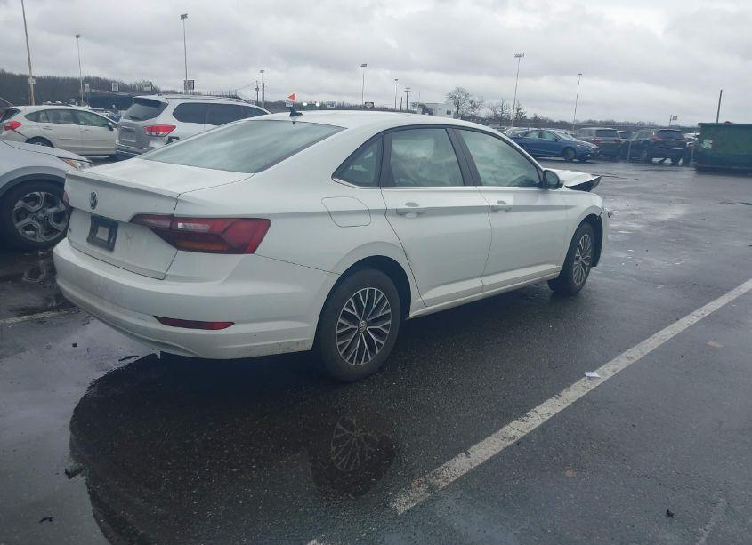 Photo 4 of 2019 Volkswagen Jetta 1.4T R-LINE/1.4T S/1.4T SE (VIN 3VWC57BU4KM242097)