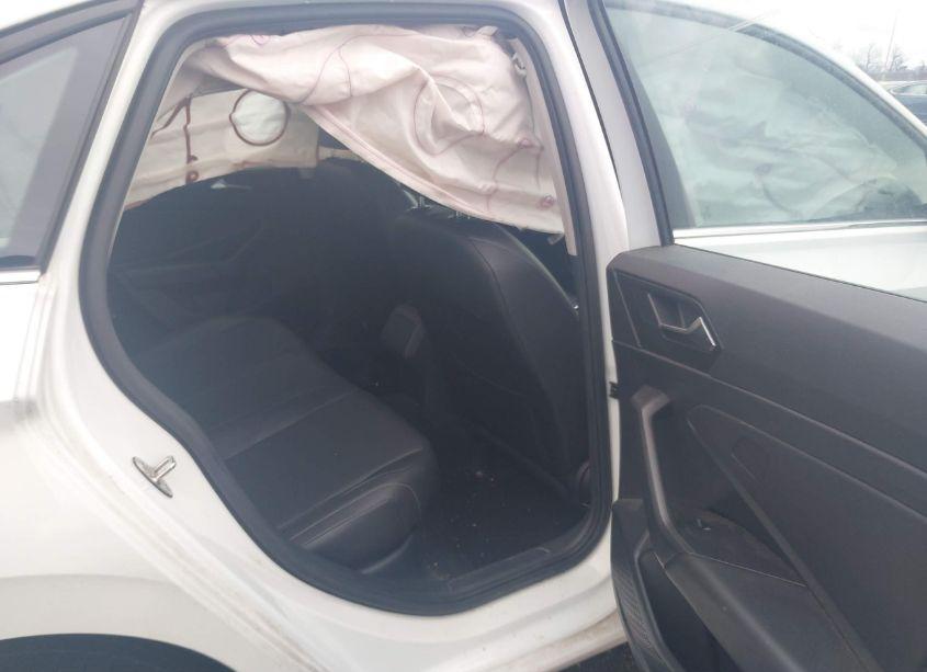 Photo 8 of 2019 Volkswagen Jetta 1.4T R-LINE/1.4T S/1.4T SE (VIN 3VWC57BU4KM242097)