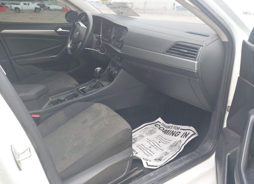 Photo 5 of 2020 Volkswagen Jetta 1.4T R-LINE/1.4T S/1.4T SE (VIN 3VWC57BU4LM091392)