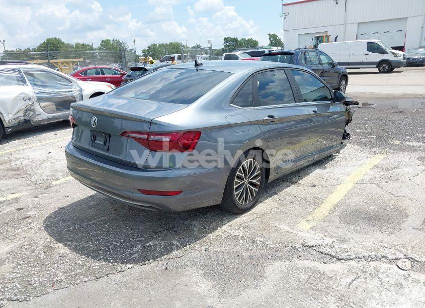 Photo 4 of 2021 Volkswagen Jetta 1.4T R-LINE/1.4T S/1.4T SE (VIN 3VWC57BU4MM009727)