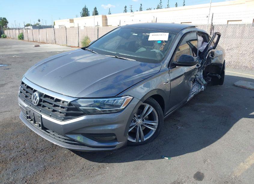 Photo 2 of 2021 Volkswagen Jetta (VIN 3VWC57BU4MM020825)