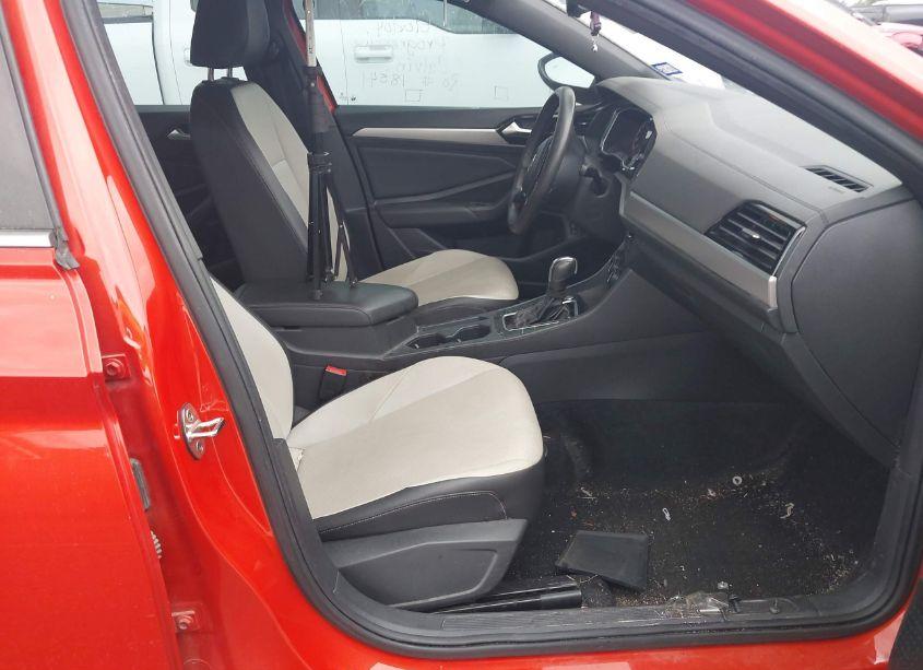 Photo 5 of 2021 Volkswagen Jetta 1.4T R-LINE/1.4T S/1.4T SE (VIN 3VWC57BU4MM020887)