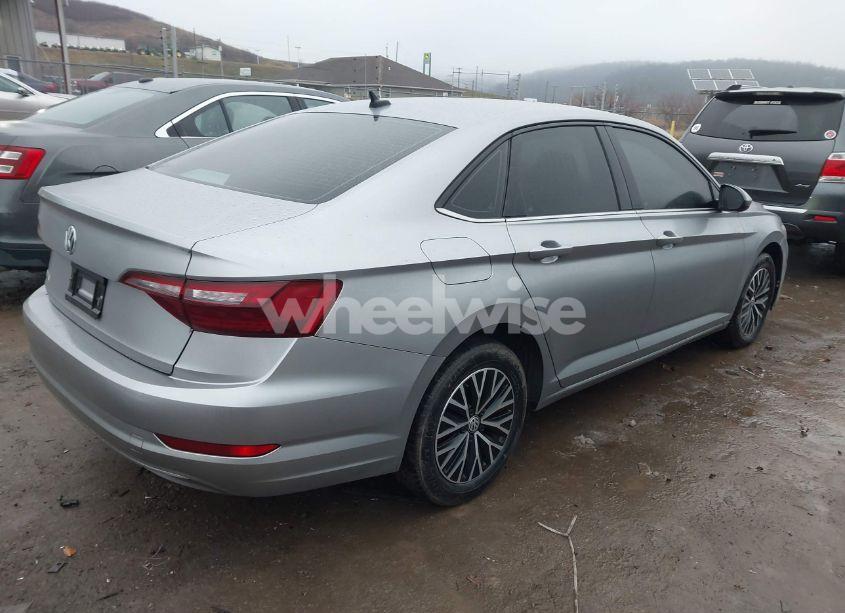 Photo 4 of 2021 Volkswagen Jetta N/A (VIN 3VWC57BU4MM063061)