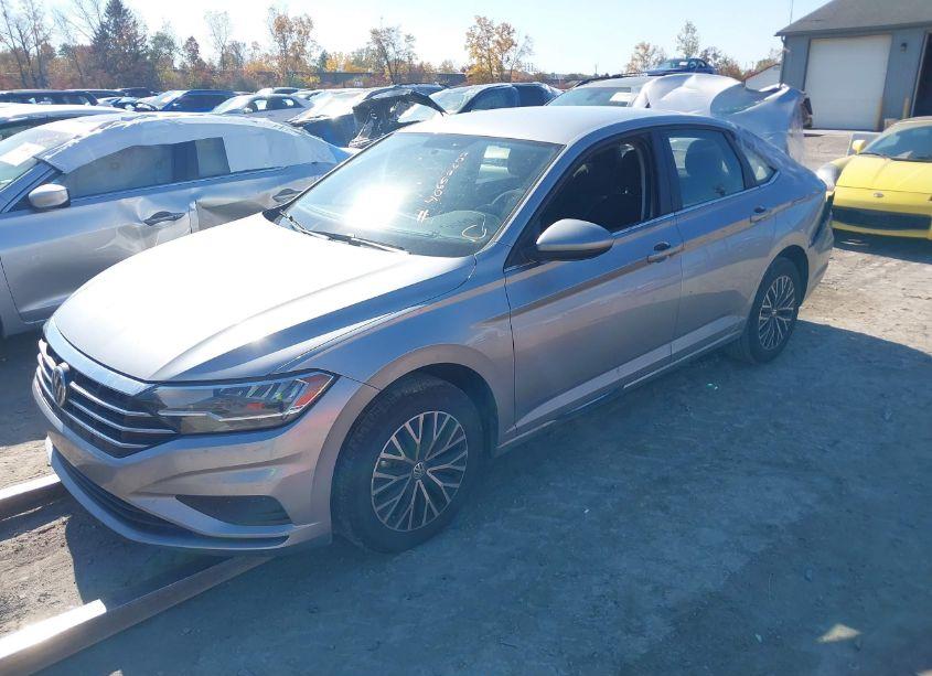 Photo 2 of 2021 Volkswagen Jetta 1.4T R-LINE/1.4T S/1.4T SE (VIN 3VWC57BU4MM087182)