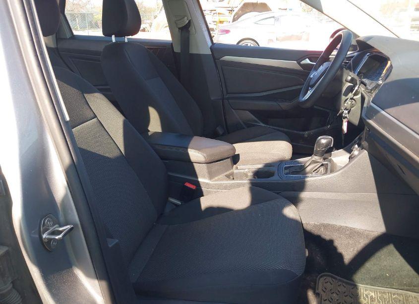 Photo 5 of 2021 Volkswagen Jetta 1.4T R-LINE/1.4T S/1.4T SE (VIN 3VWC57BU4MM087182)