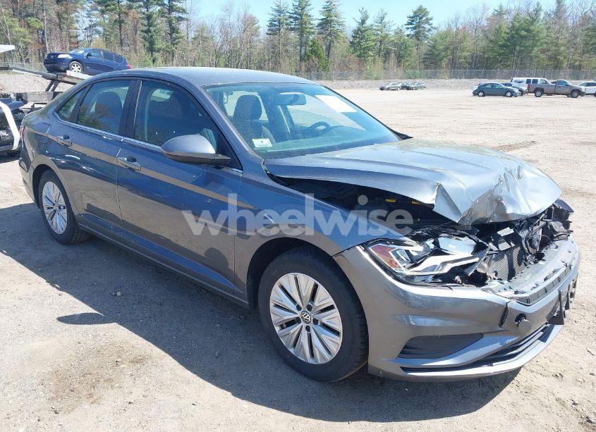 2019 Volkswagen Jetta 1.4T R-LINE/1.4T S/1.4T SE (VIN 3VWC57BU5KM047920) main photo