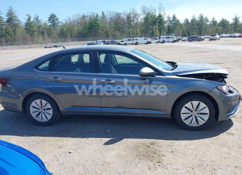 Photo 14 of 2019 Volkswagen Jetta 1.4T R-LINE/1.4T S/1.4T SE (VIN 3VWC57BU5KM047920)