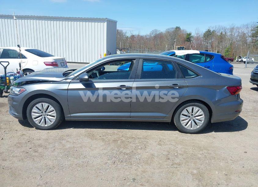 Photo 15 of 2019 Volkswagen Jetta 1.4T R-LINE/1.4T S/1.4T SE (VIN 3VWC57BU5KM047920)