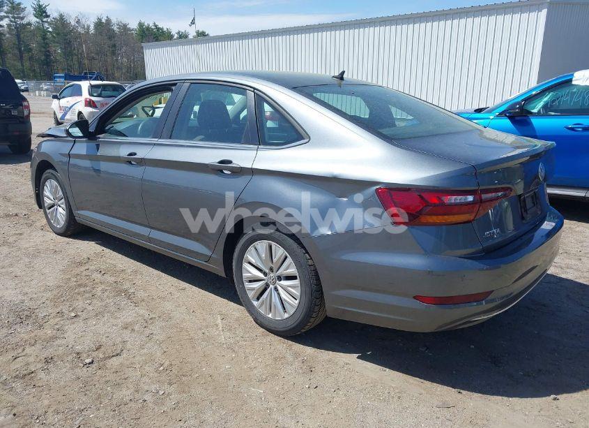 Photo 3 of 2019 Volkswagen Jetta 1.4T R-LINE/1.4T S/1.4T SE (VIN 3VWC57BU5KM047920)